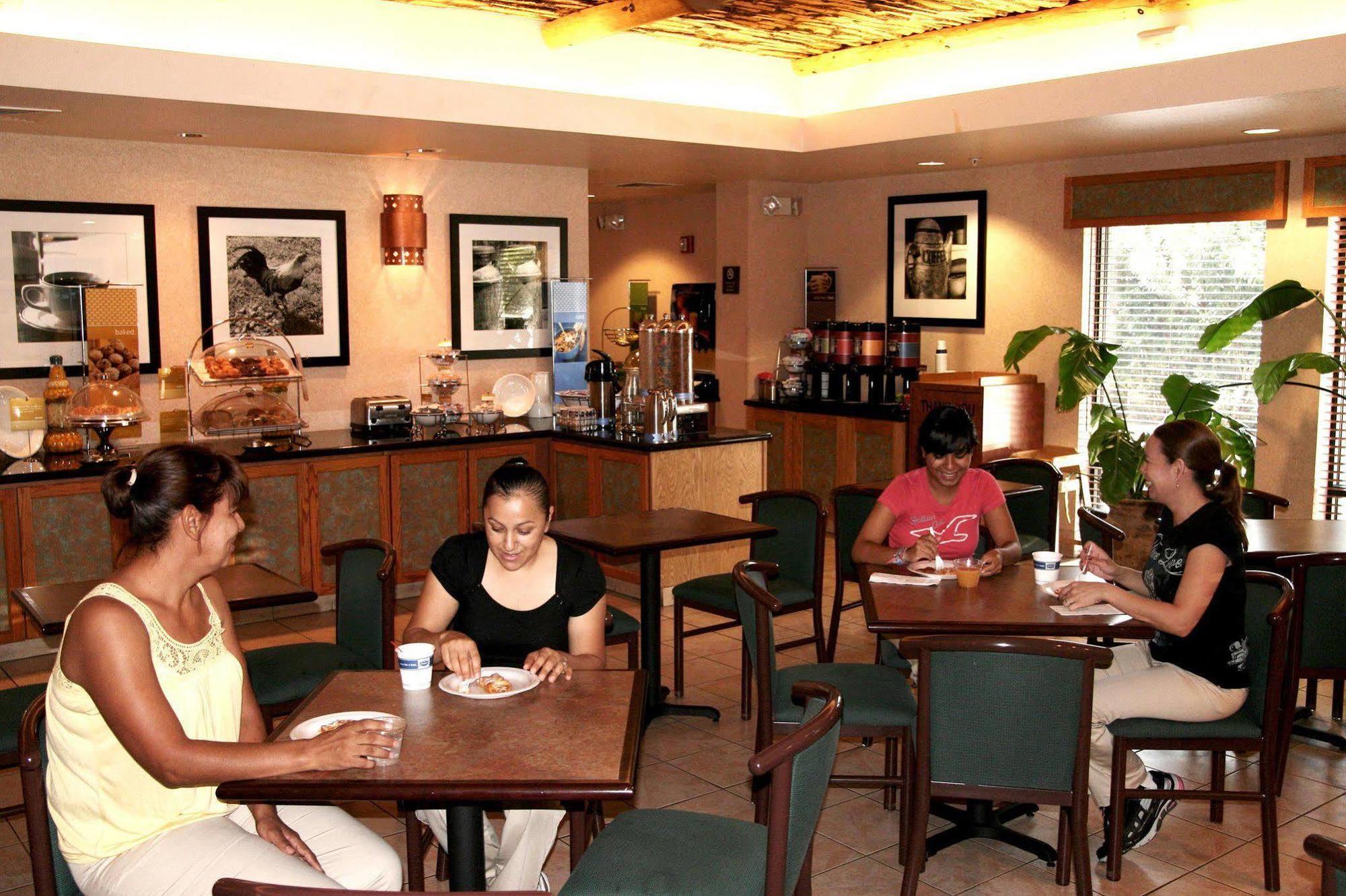 Hyatt Place Tucson Central Restaurant photo